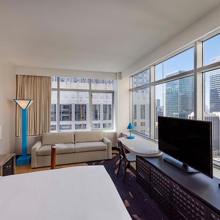 Thewit Chicago, A Hilton Hotel Bagian luar foto