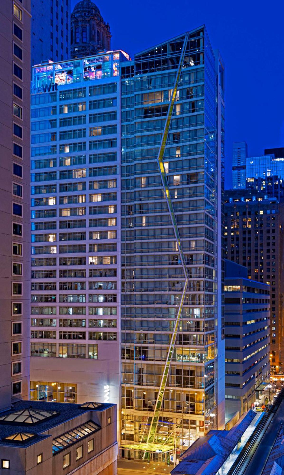 Thewit Chicago, A Hilton Hotel Bagian luar foto